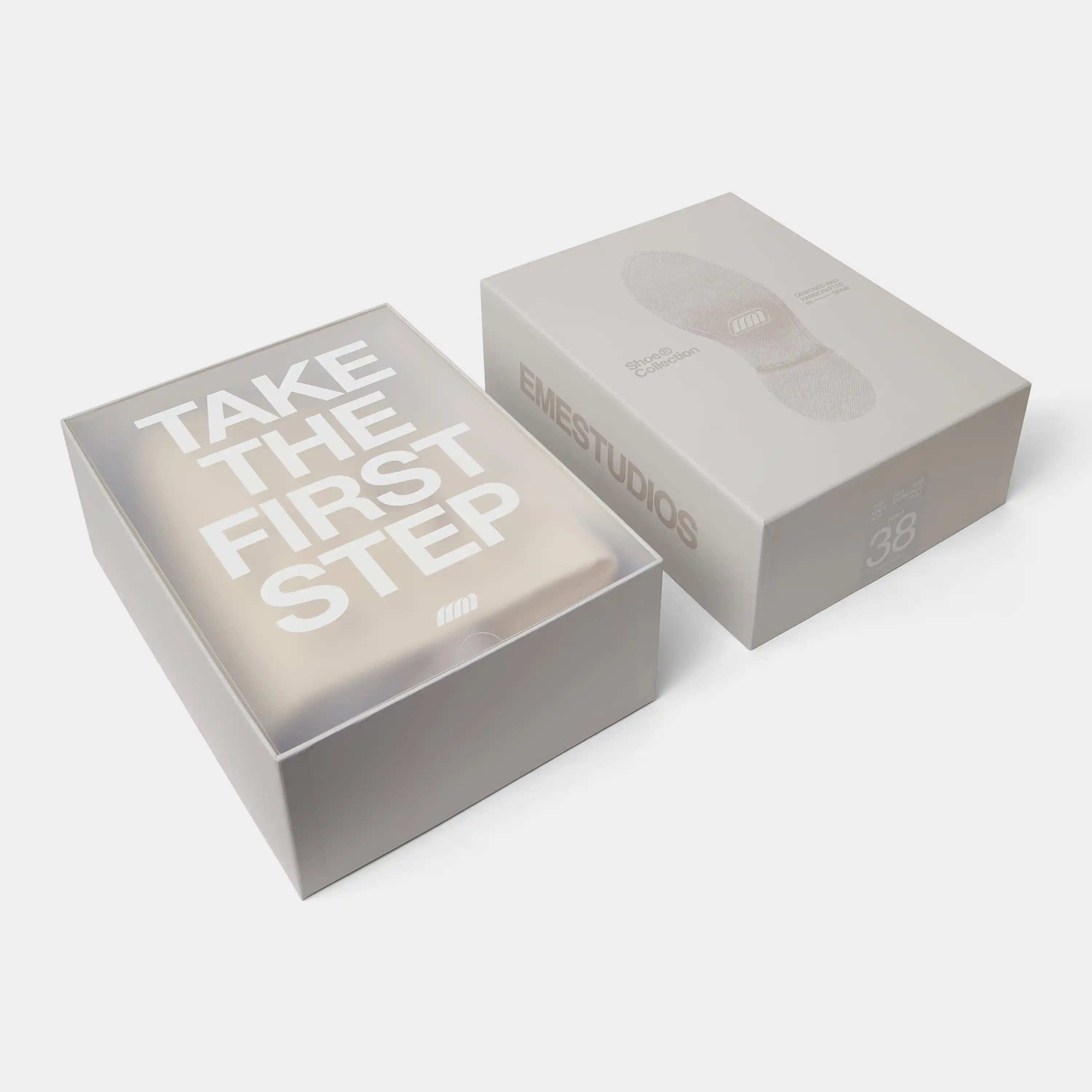 Daisy White & Navy Mary Jane