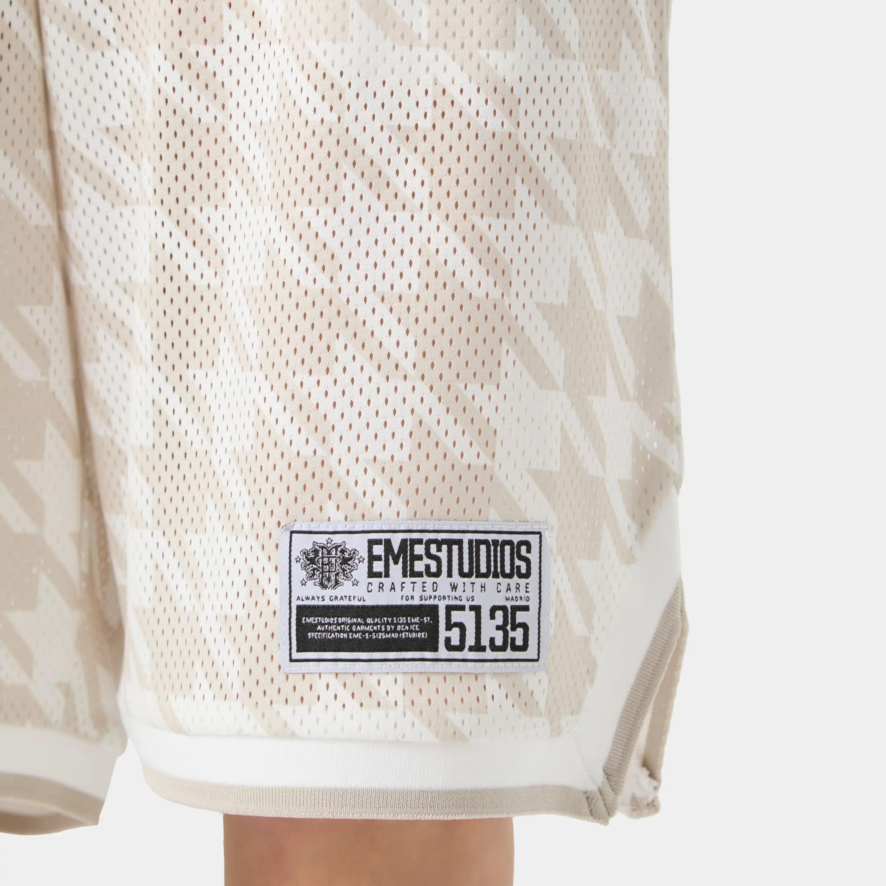 Mesh Stalactite Short