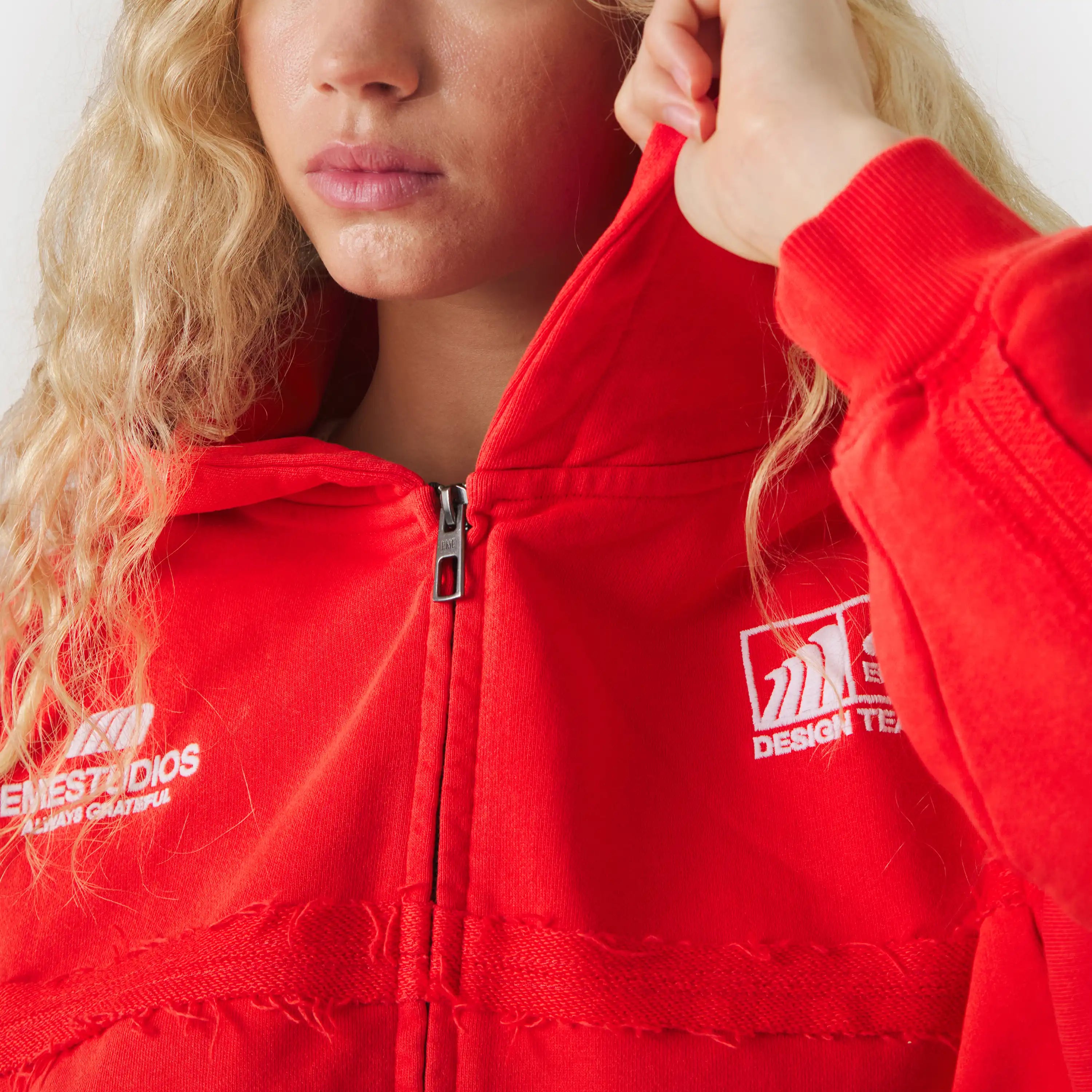 Gummy Poppy Red Cropped Full Zip