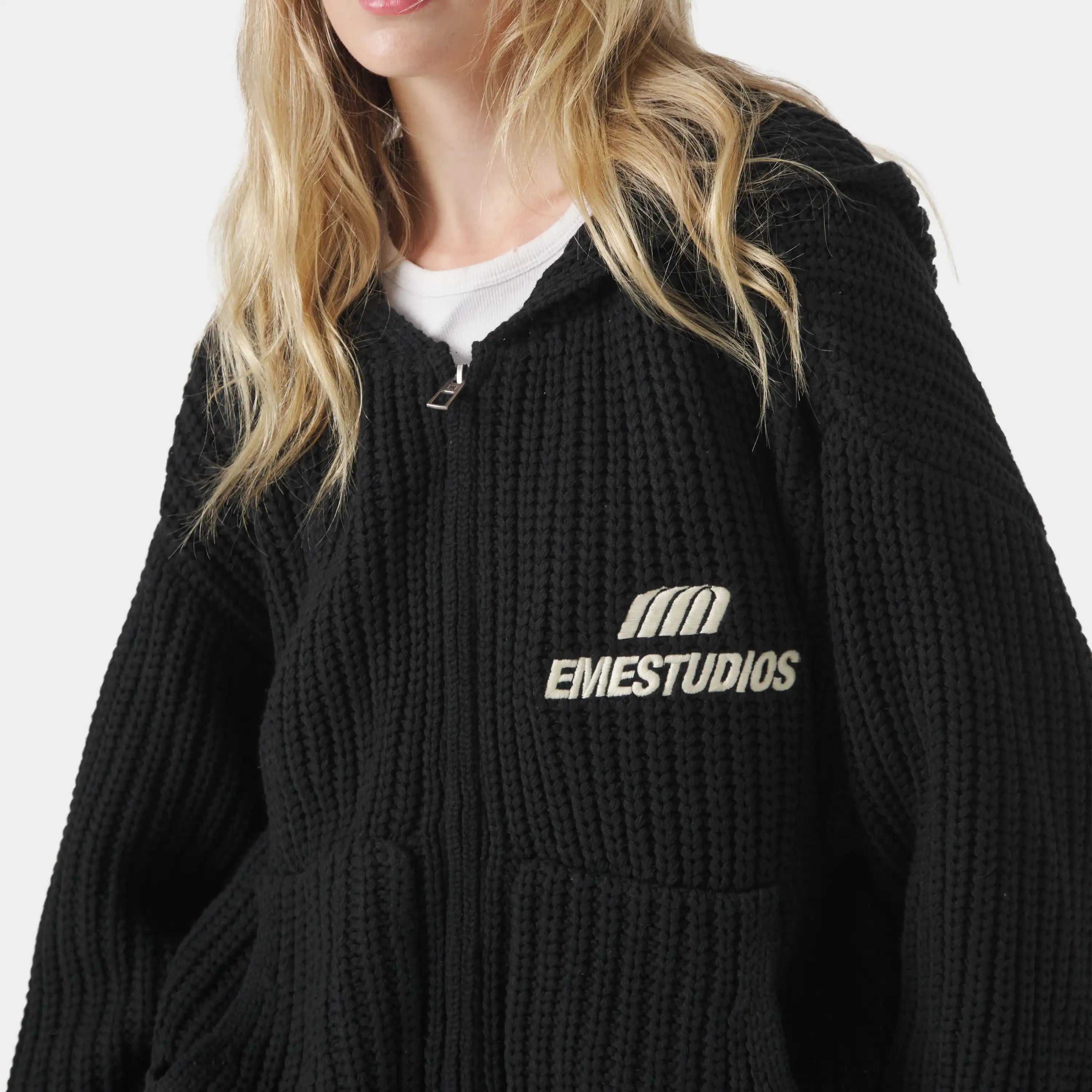 Globe Shadow Zipper Knit