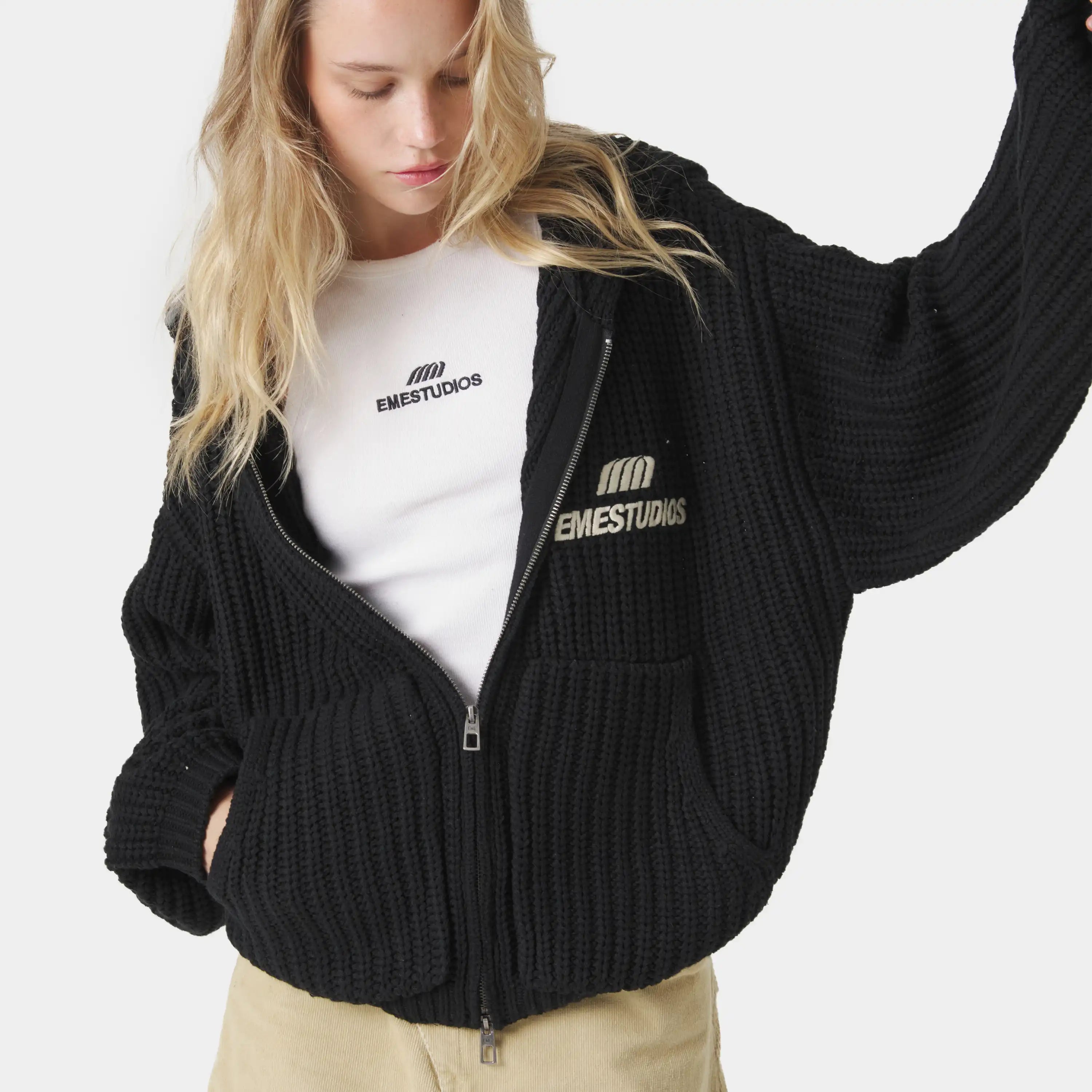 Globe Shadow Zipper Knit