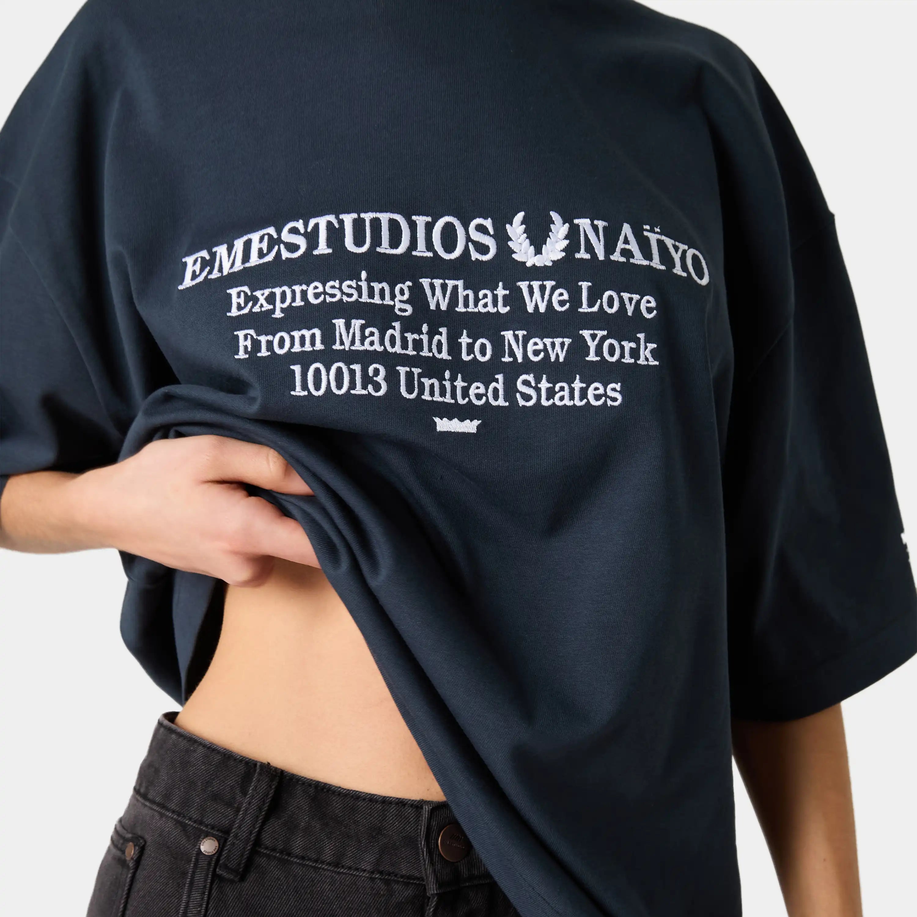 EmeXNaiyo Navy Tee